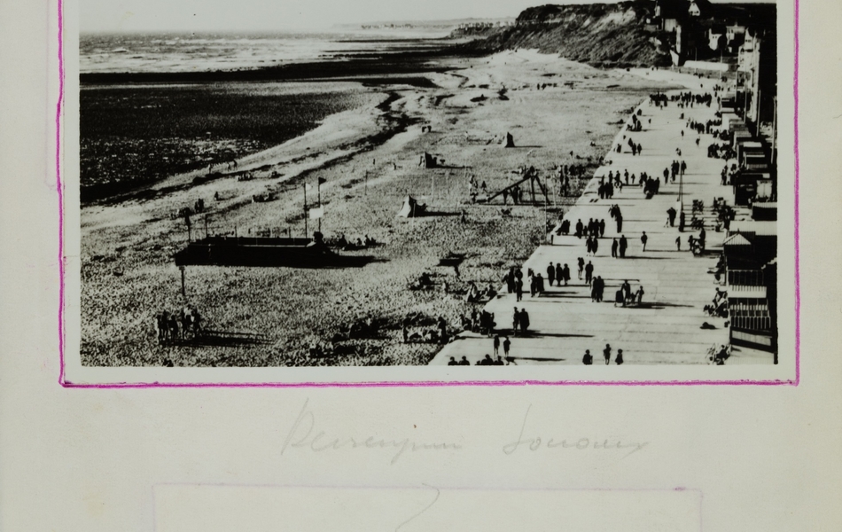 Photographie noir et blanc de la plage de Wimereux.