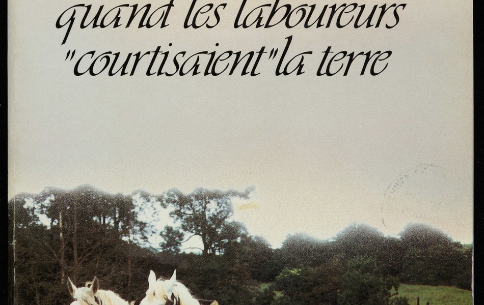 Couverture d’un livre représentant une charrue, dans une pâture, tirée par deux chevaux boulonnais