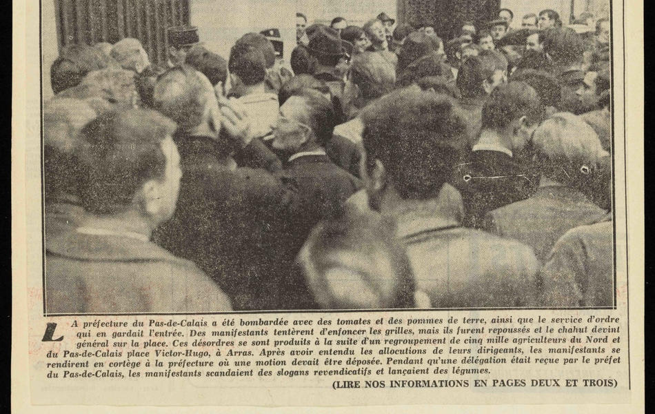 Article de presse : "À Arras, 5000 agriculteurs tentent d'enfoncer les grilles de la préfecture, qu'ils bombardent de légumes".