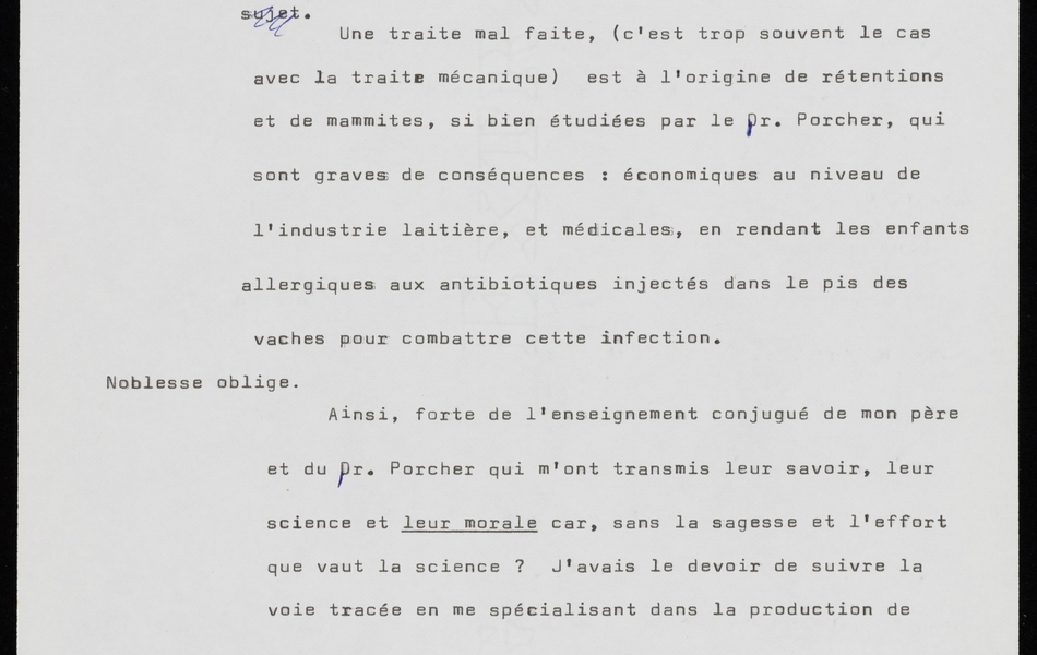 Texte dactylographié sur lequel on lit : "Productrice de lait cru de haute qualité. Je me suis installée après mon mariage dans une exploitation agricole dépendant d'un village situé au..."