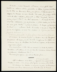 Document manuscrit sur lequel on lit : "Ce matin, je suis descendu à la mine ; il m’a fallu d’abord revêtir un costume ad hoc, pantalon et blouse de grosse toile bleue, sur la tête un bonnet de bain pour femme, « le béguin », puis le chapeau de mineur en cuir bouilli, très utile pour protéger la tête contre les chocs violents et fréquents. – 580 m de puits, cela va même jusqu’à 614 m  ! Un bel ascenseur ! – On descend très vite. C’est très intéressant ; on se promène à plat ventre par des trous où mon gros ventre ( !) a peine à passer, la lampe n’y tenant pas debout… Somme toute le métier n’est pas si désagréable qu’on le suppose, ni aussi dur, surtout vu le prix que sont payés les mineurs… C’est une promenade à faire faire à tous nos bons députés. À la mine, les ouvriers les plus à plaindre sont les « chauffeurs », qui passent 12 heures par jour de suite à enfourner du charbon et à le remuer dans la chaufferie des machines à vapeur, et ils sont beaucoup moins payés. Nous commençons à être très au courant de toutes les questions minières. D’ailleurs, ni ici, ni dans les concessions voisines, les ouvriers ne réclament absolument rien !! – Tout nous fait espérer que cela va bientôt finir… 6 novembre 1902. Afin de charmer mes loisirs, j’apprends à me servir de la machine à écrire, c’est, sinon plus rapide du moins plus lisible. La sentence des arbitres n’est guère du goût des mineurs, on craint qu’ils ne reprennent pas tout de suite le travail".