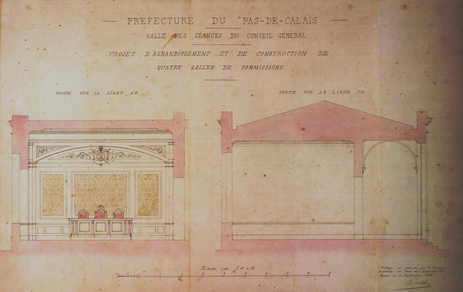 Dessin d'architecte montrant le décor imaginé sur un mur : rideaux aux fenêtres, surmontés de blasons, moulures sur murs, plafonds et boiseries.