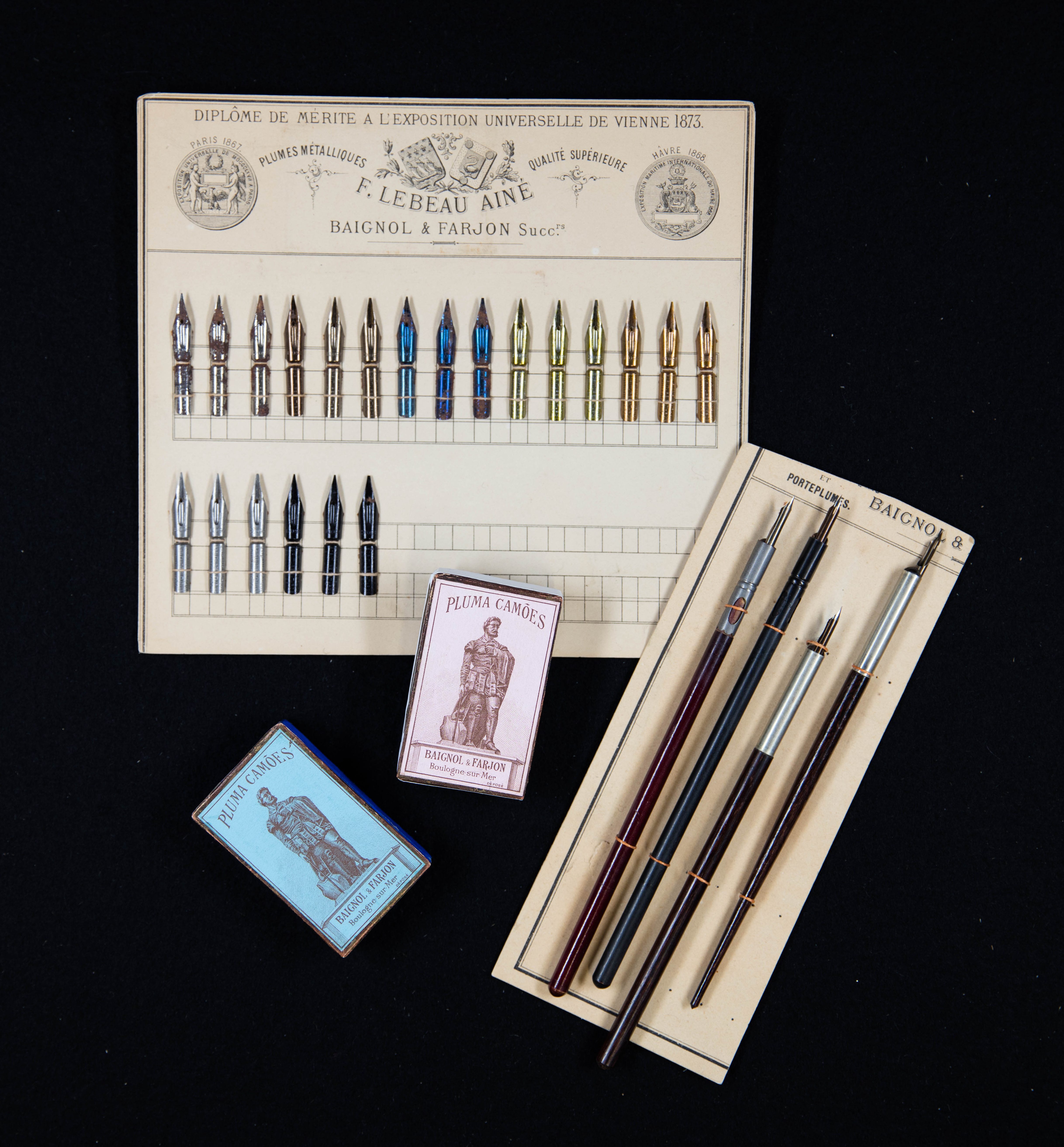 Plumes et porte-plumes.