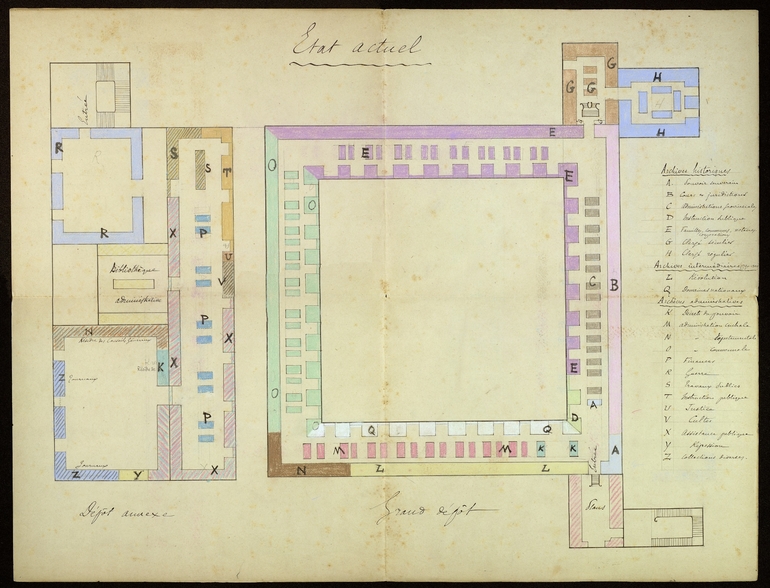 Plan manuscrit et coloré de la répartition des salles d'un bâtiment.