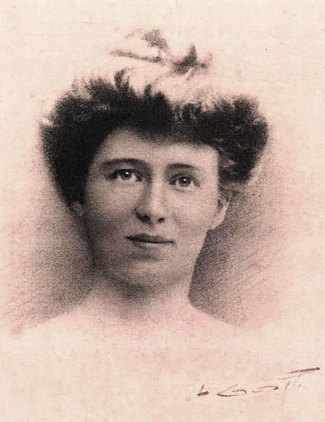 Dessin au crayon représentant le portrait d'une jeune femme.