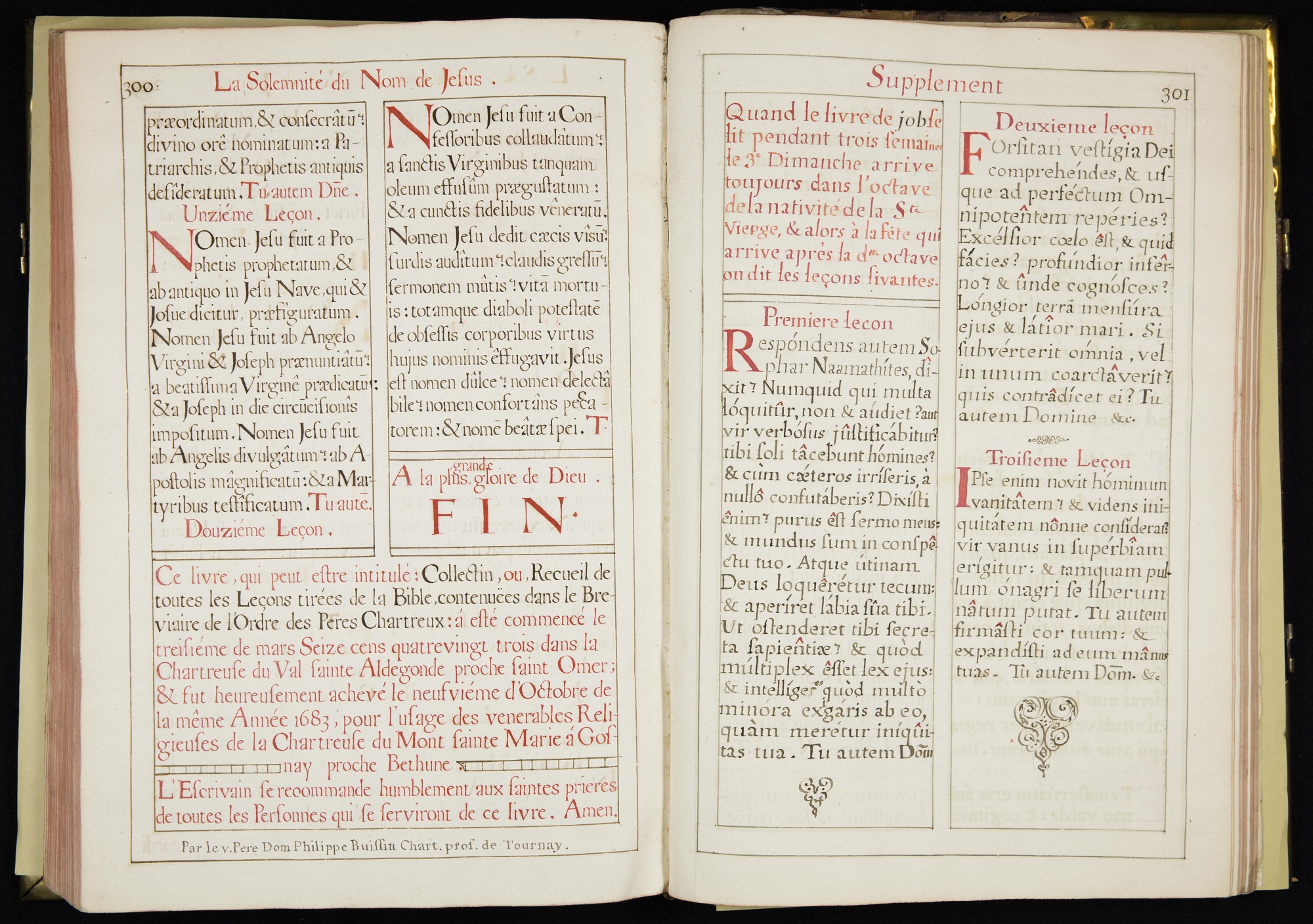 Photographie couleur montrant une double page d'un manuscrit religieux enluminé.