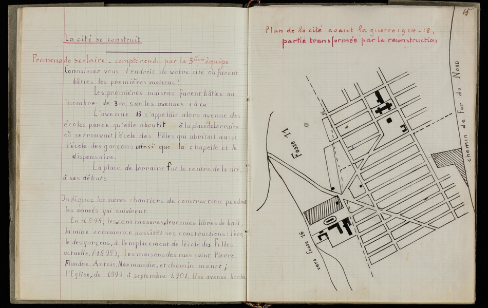 Double page d'un cahier de mineurs retranscrit ci-contre. On y voit aussi un plan d'un quartier.