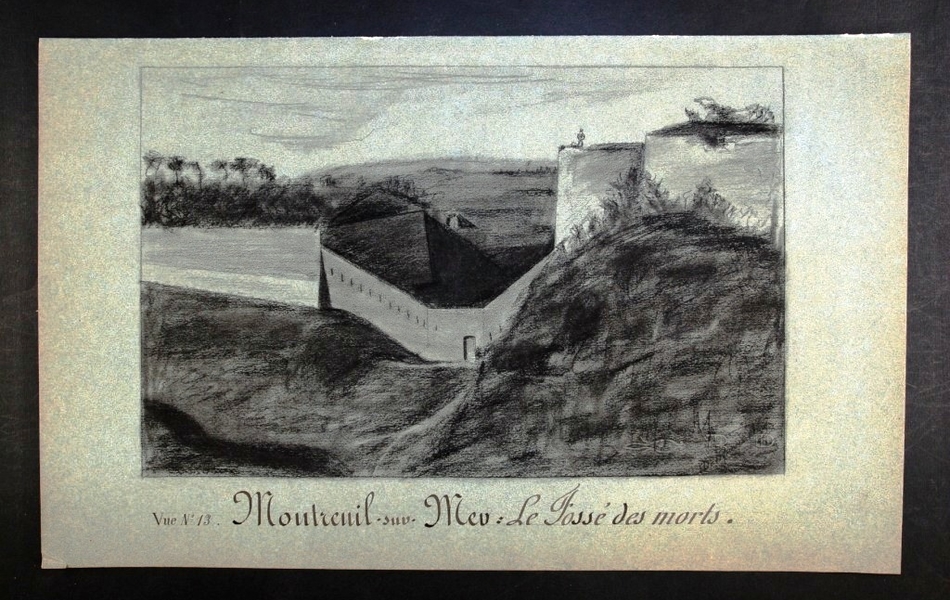 Fusain montrant des remparts sur une colline.