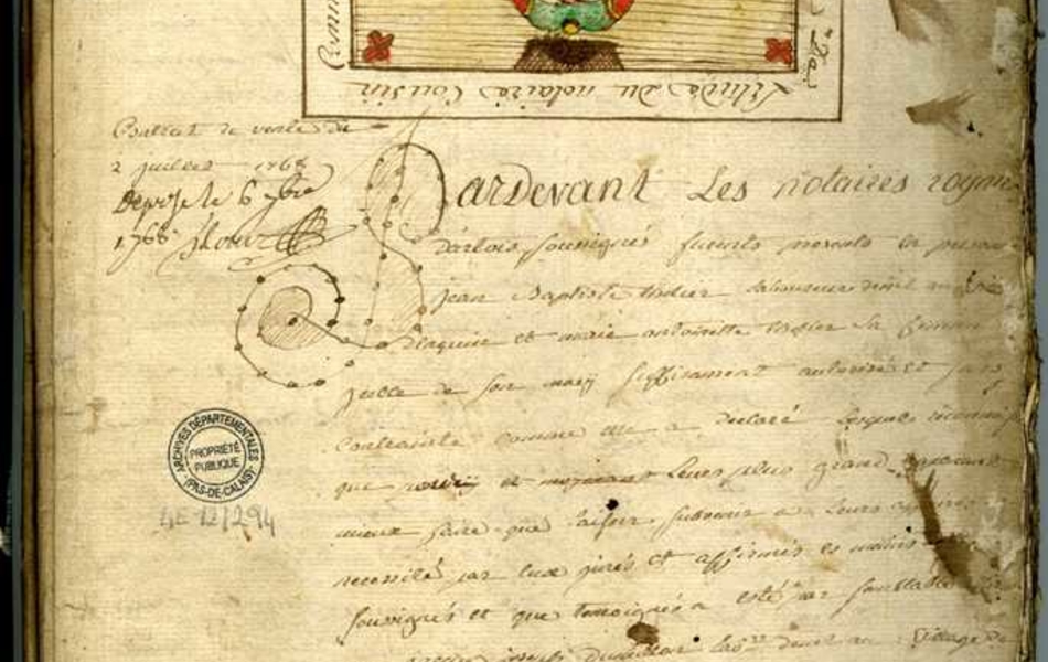 Document manuscrit montrant un rectangle coloré. Dans le cadre, on peut lire "Vingt huitième registre aux actes réciproques de l'étude du notaire Cousin commençant au mois de juillet". À l'intérieur du cadre, les lettres "IHS" sont entourées de guirlandes stylisées 