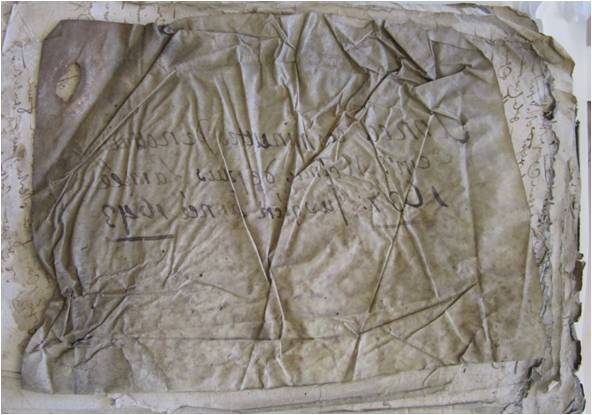 Parchemin détérioré.