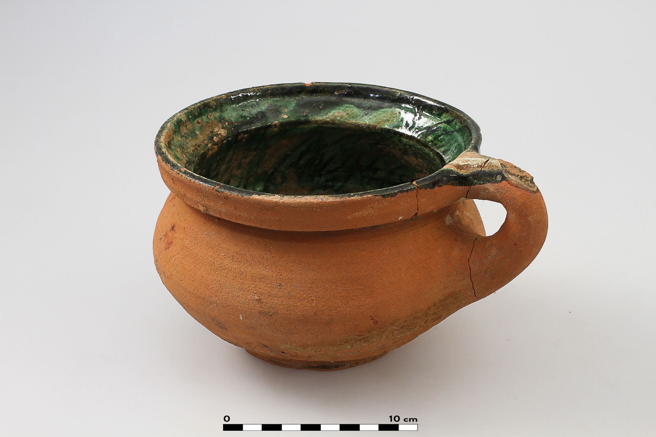 Photo d’un pot de chambre en céramique